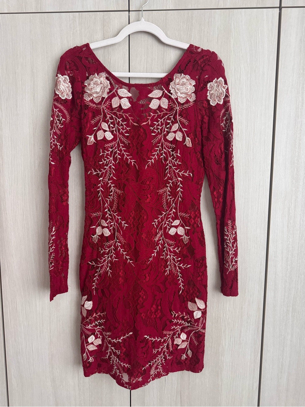 Soieblu Red Lace Long-Sleeve Embroidered Bodycon Dress Sz M